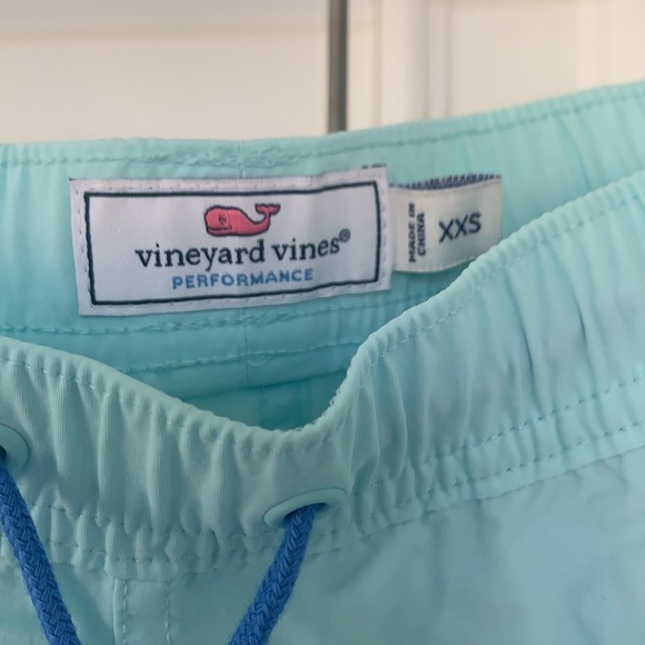 Vineyard vines shorts - Picture 2 of 5